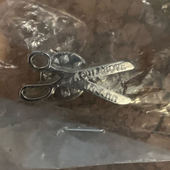 Jo-Ann Fabrics employee pins & Green Measuring Tape - and FAST Pin! - Picture 3 of 7